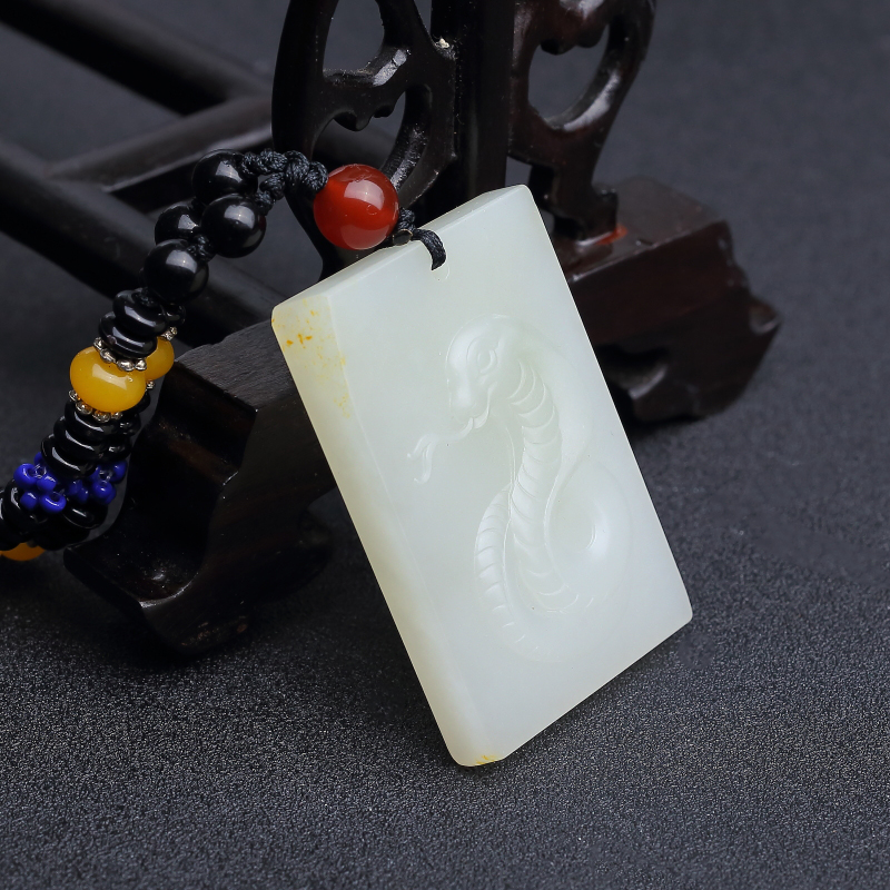 新疆和田青白玉山料眼镜蛇吊坠-红掌柜