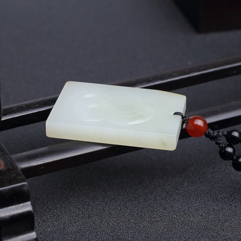 和田青白玉山料眼镜蛇吊坠-红掌柜