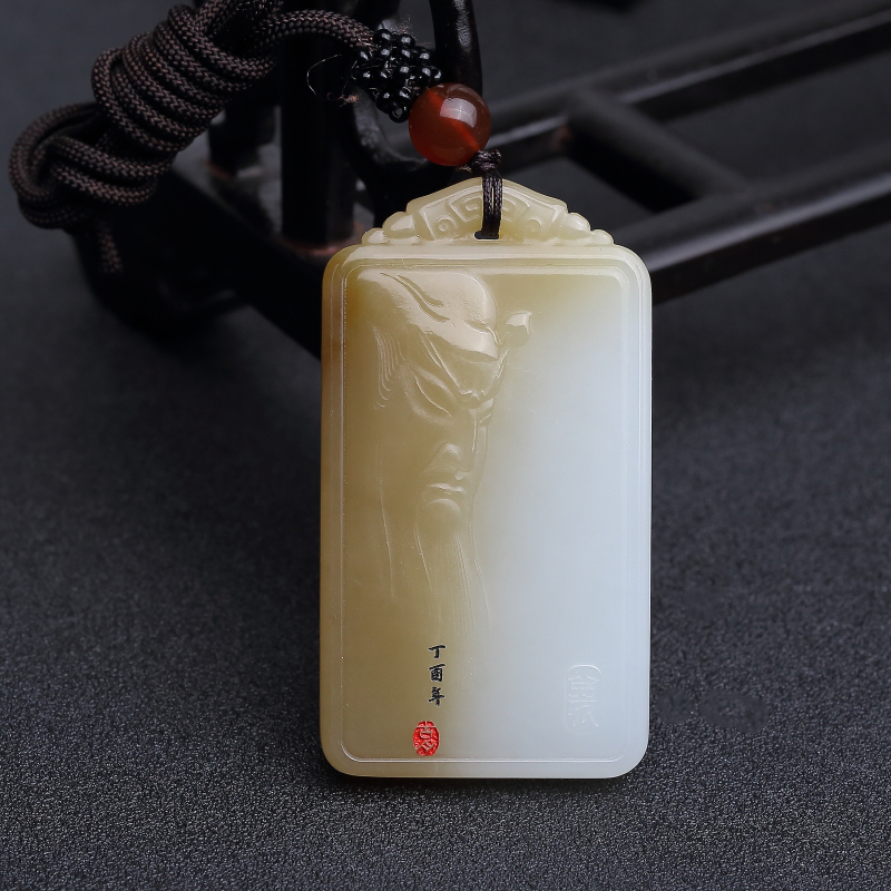 新疆俏色和田玉山料关公吊坠-红掌柜