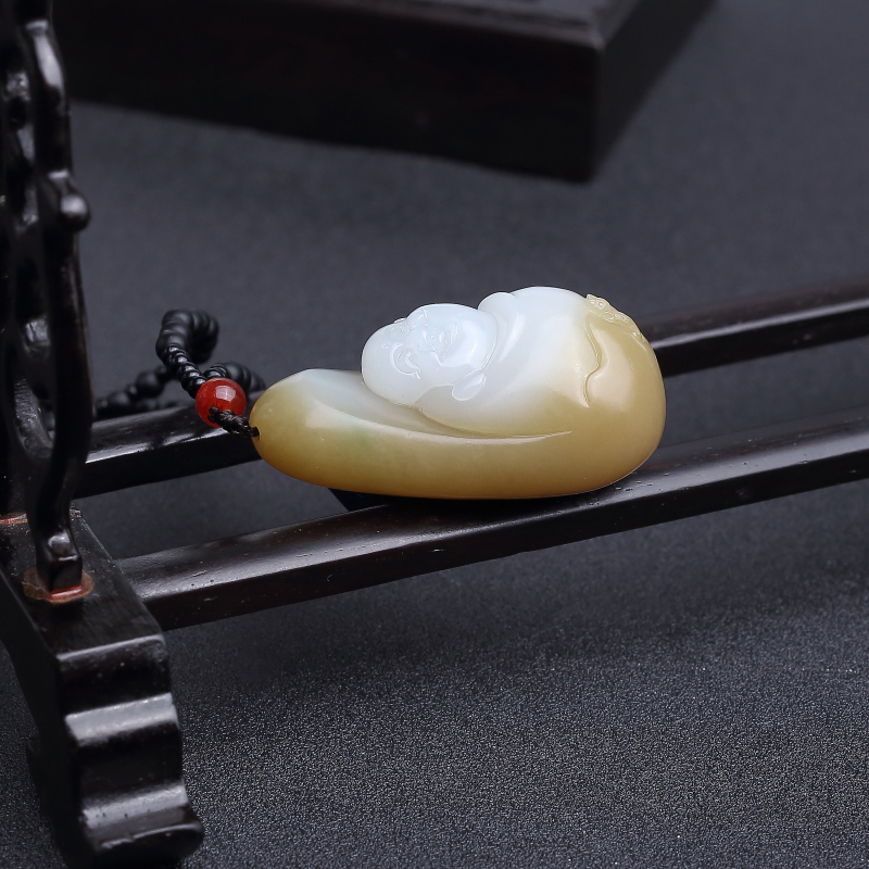 新疆天然俏色和田玉佛吊坠-红掌柜