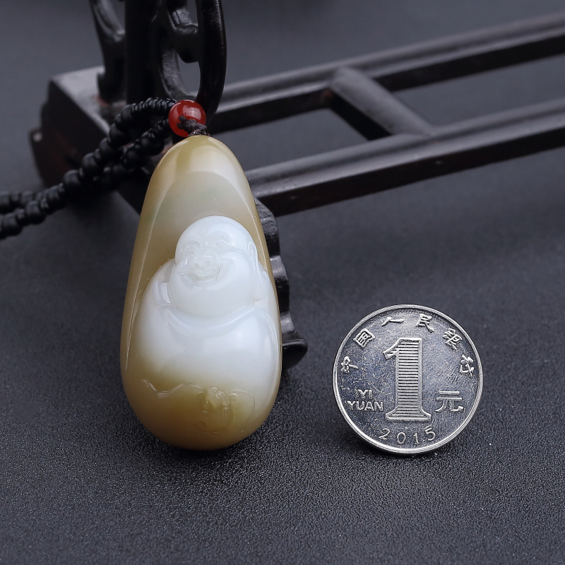 俏色和田玉山料吊坠-红掌柜