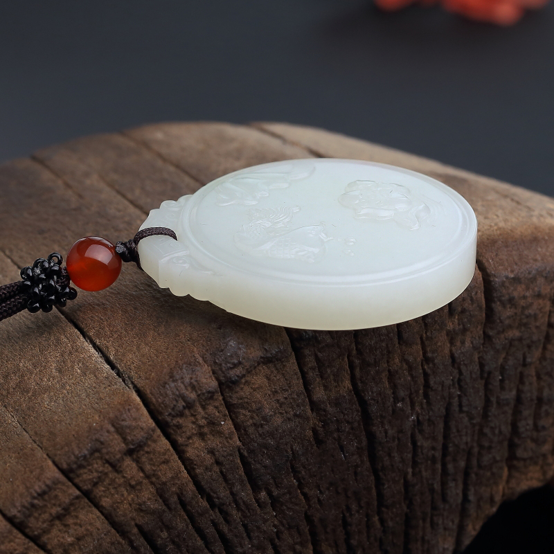 和田白玉吊坠-红掌柜