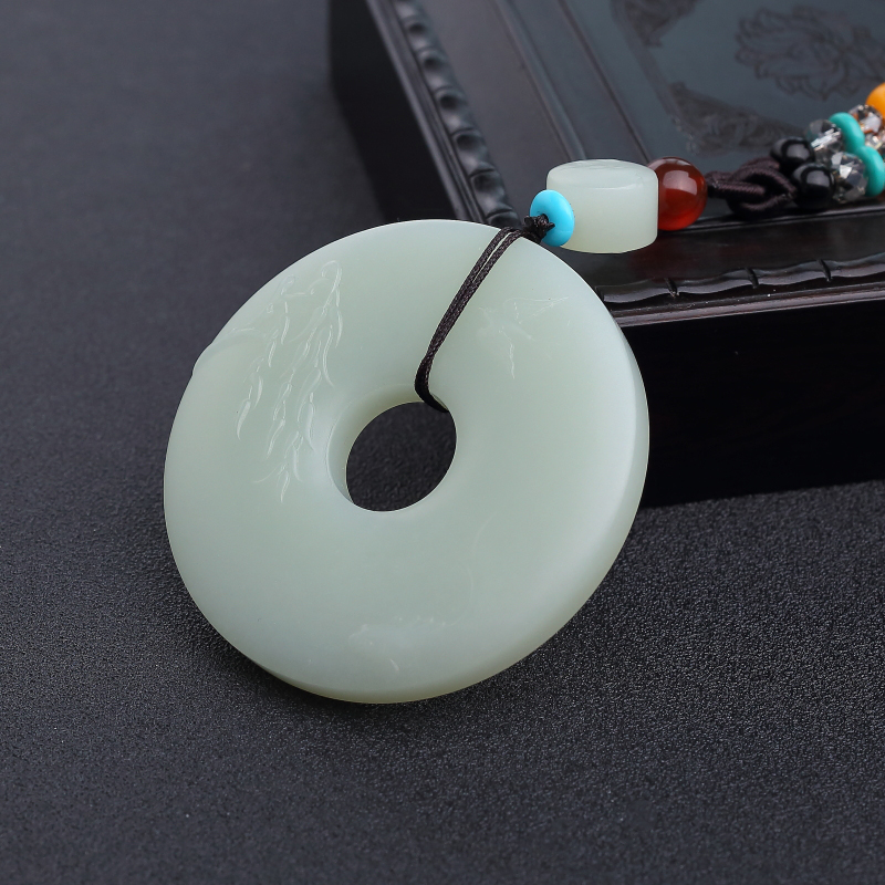 青白玉山料连年有余平安扣吊坠-红掌柜