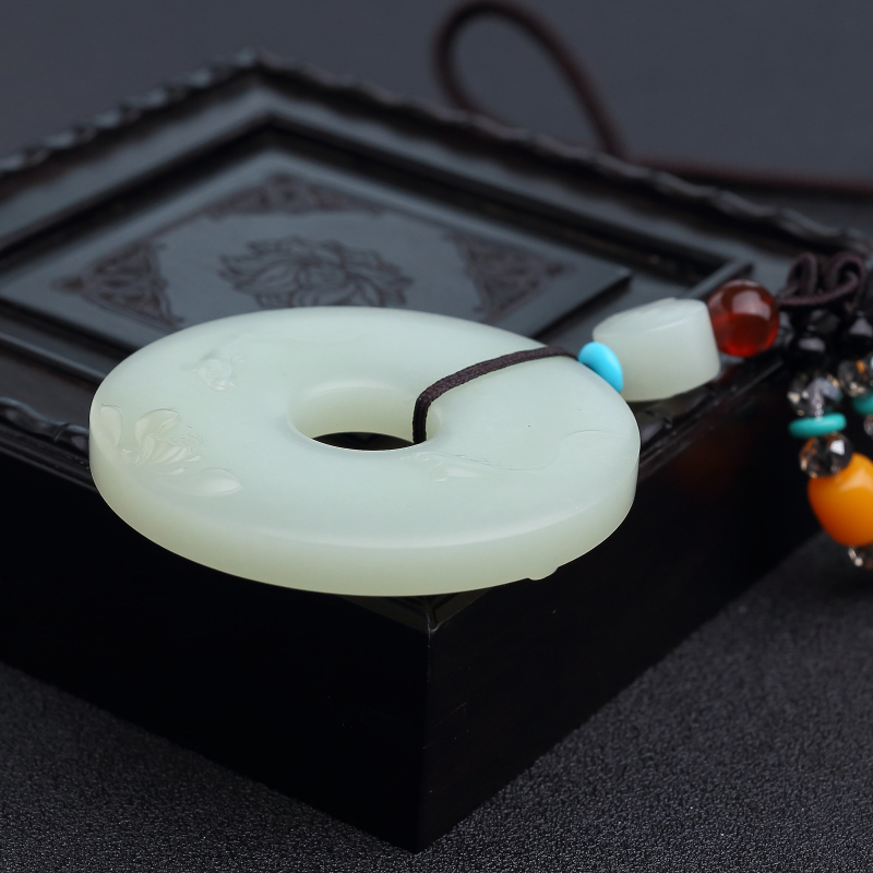 天然新疆青白玉-红掌柜