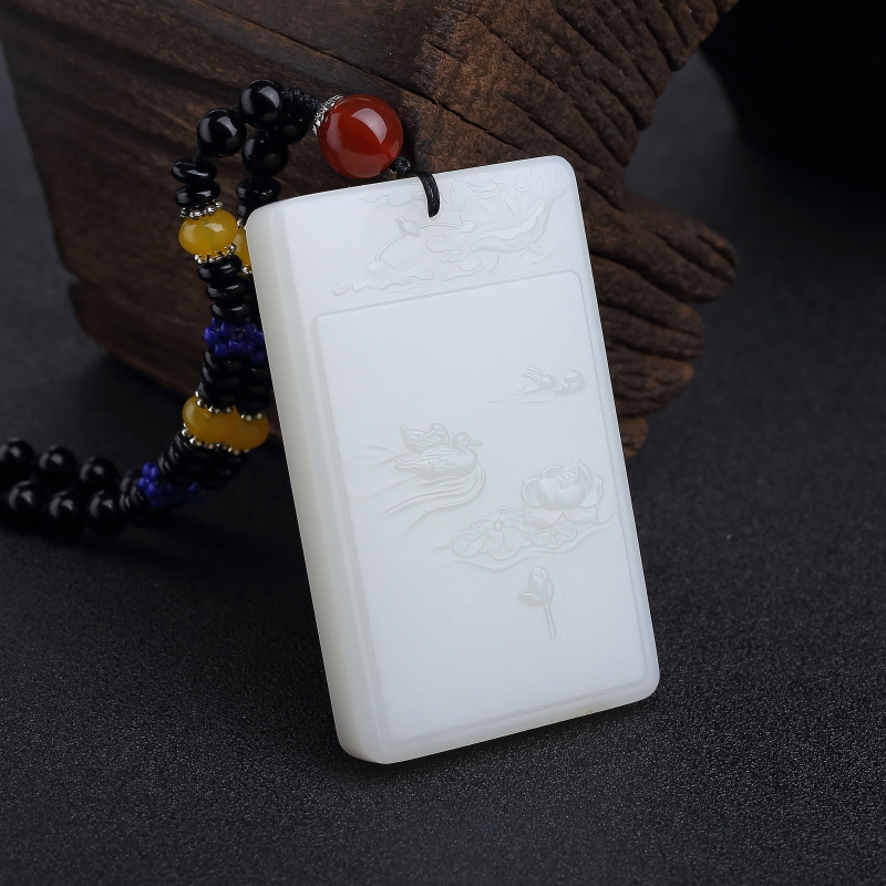 和田白玉山水意境牌吊坠-红掌柜