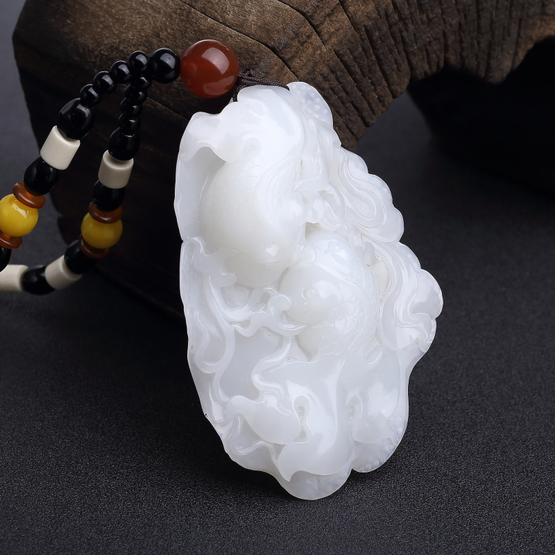 山料俏色和田玉连年有余手把件-红掌柜