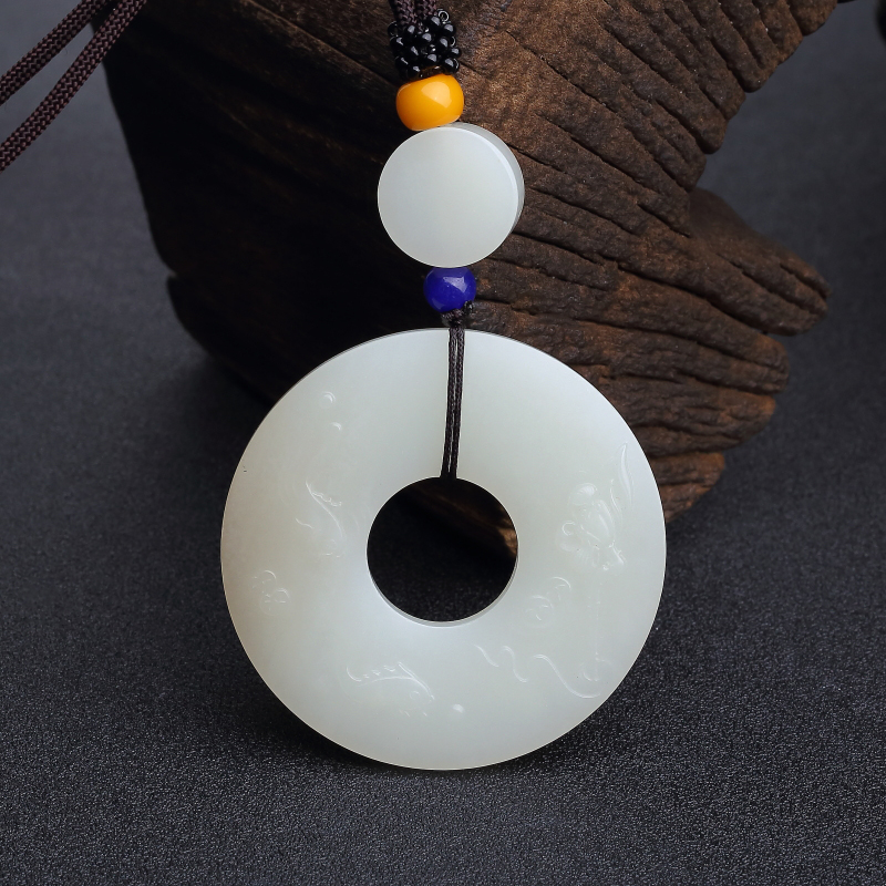 山料俏色和田玉连年有余平安扣吊坠-红掌柜