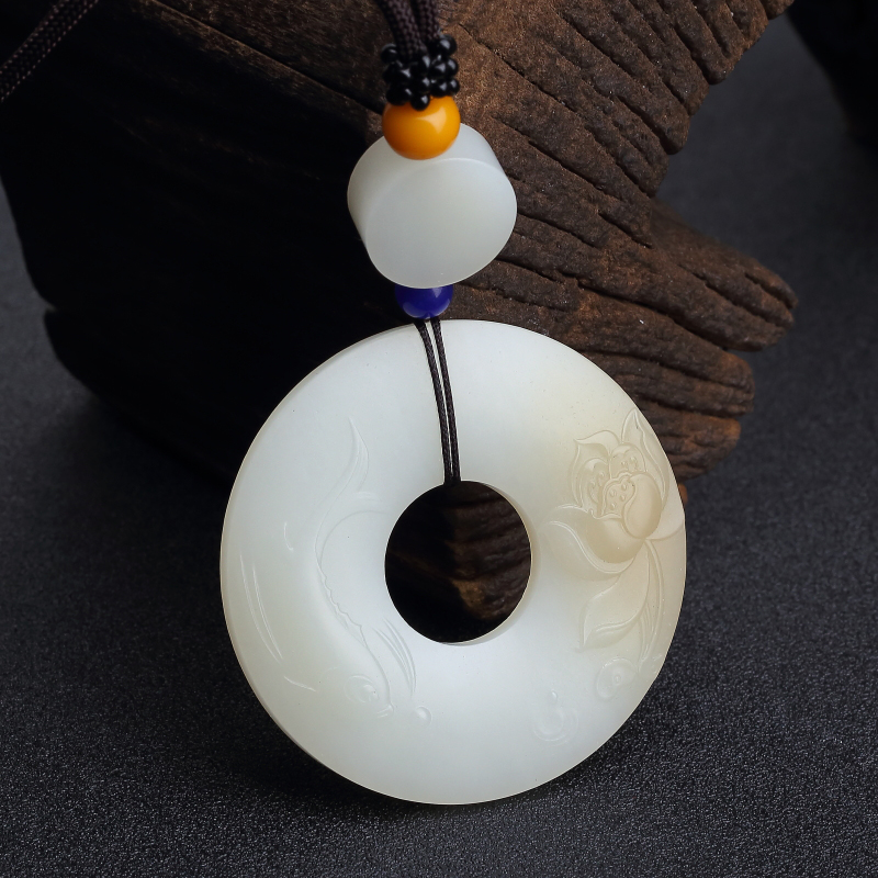 山料俏色和田玉平安扣吊坠-红掌柜