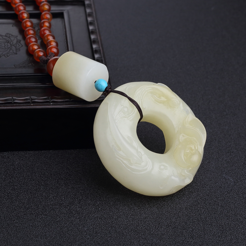 山料俏色和田玉连年有余手把件-红掌柜