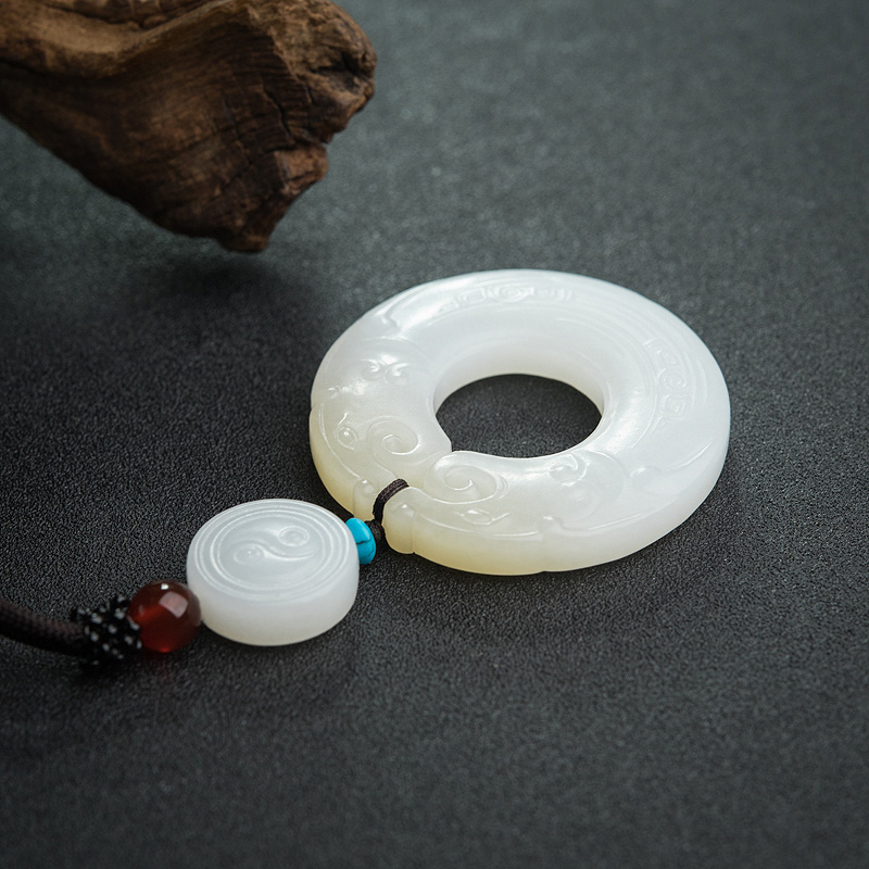 新疆和田玉双龙扣吊坠-红掌柜