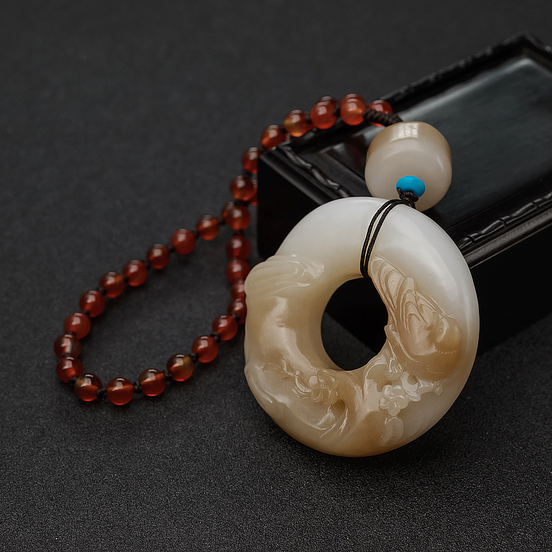 俏色和田玉喜上眉梢手把件-红掌柜