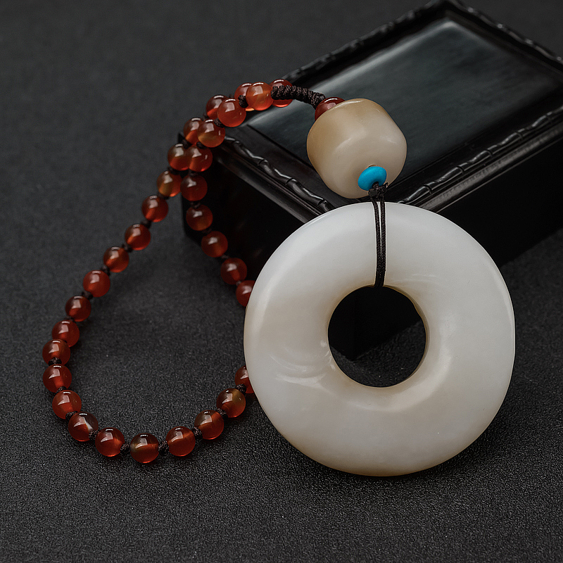 和田玉喜上眉梢手把件-红掌柜