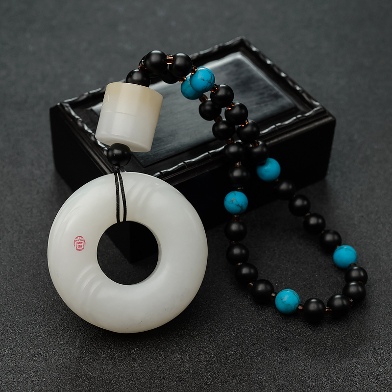 山料俏色和田玉平安扣手把件-红掌柜