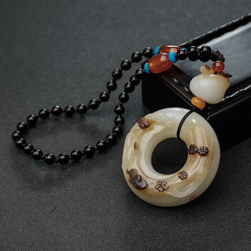 俏色和田玉五福临门手把件-红掌柜