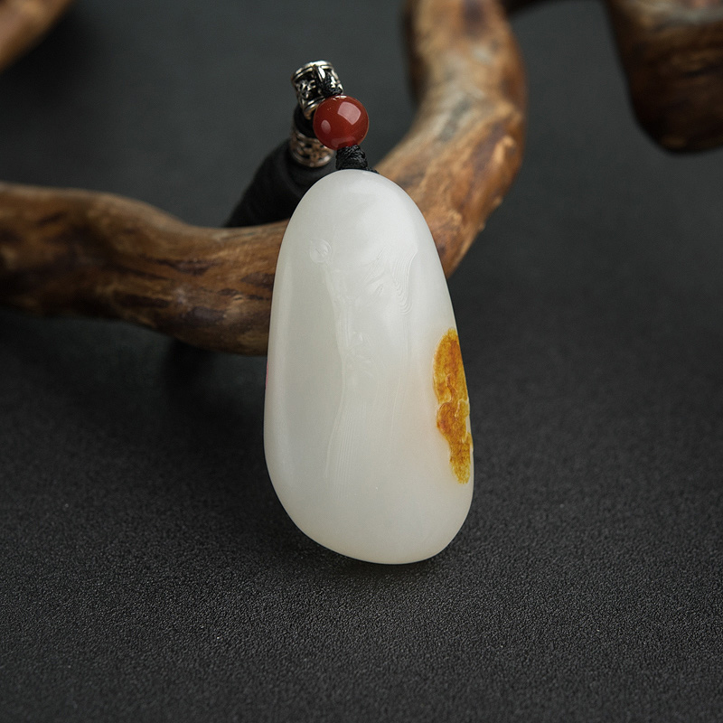 山料俏色和田玉关公吊坠-红掌柜