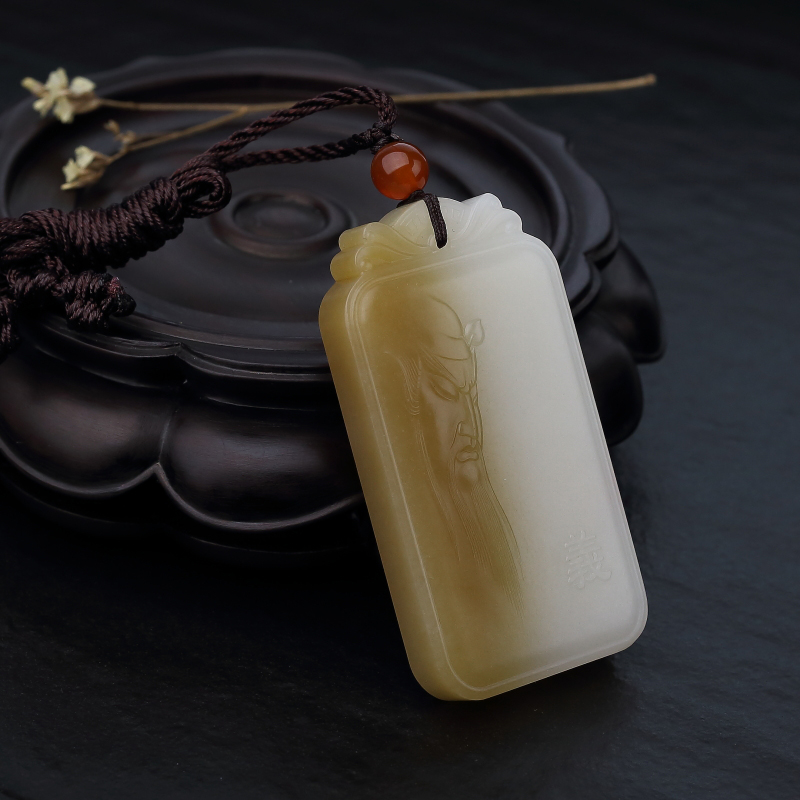 新疆山料俏色和田玉关公吊坠-红掌柜