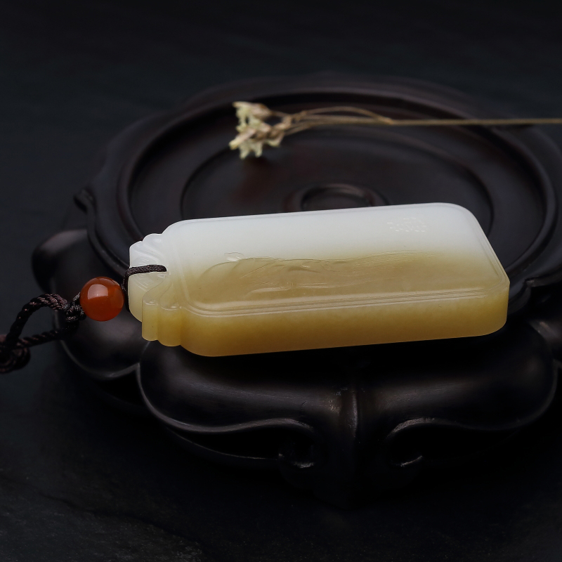 新疆天然山料和田玉关公吊坠-红掌柜