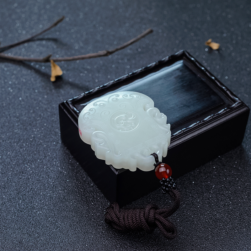 俄罗斯和田玉镂雕古龙吊坠-红掌柜