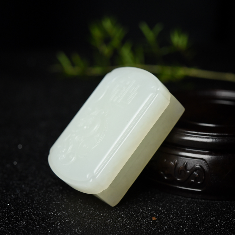 俄罗斯山料和田白玉雕龙皮带扣-红掌柜