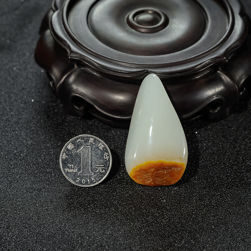 和田玉随形吊坠-红掌柜