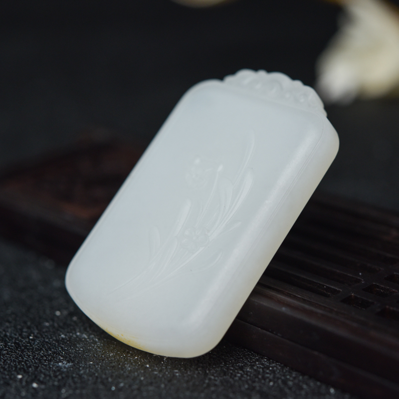 和田羊脂白玉兰花吊坠-红掌柜