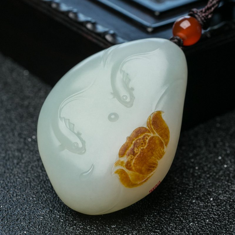 天然和田玉连年有余吊坠-红掌柜