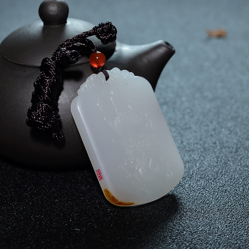 俄料山料和田羊脂白玉龙牌吊坠-红掌柜