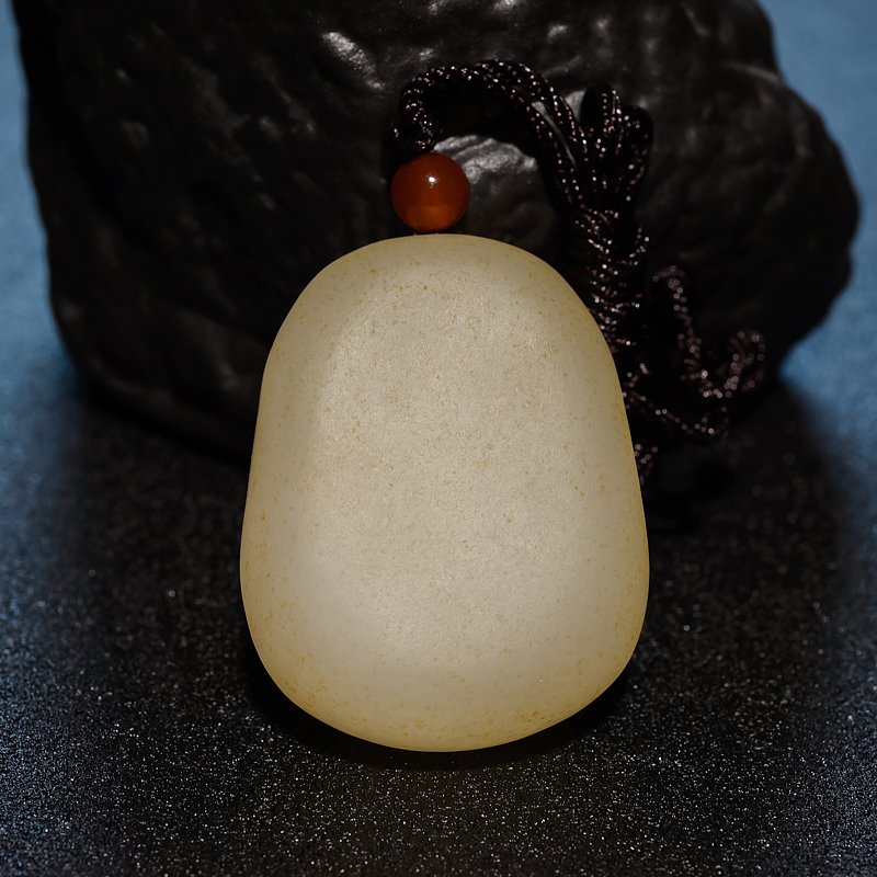 和田玉亭亭玉立吊坠-红掌柜