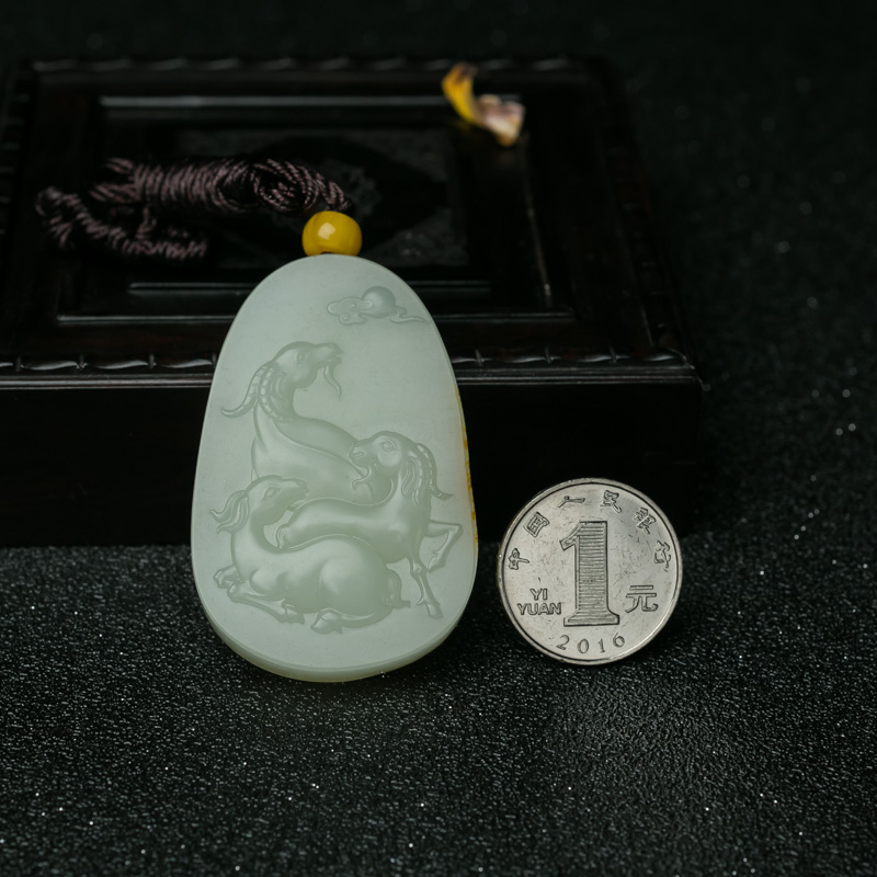 和田青白玉吊坠-红掌柜