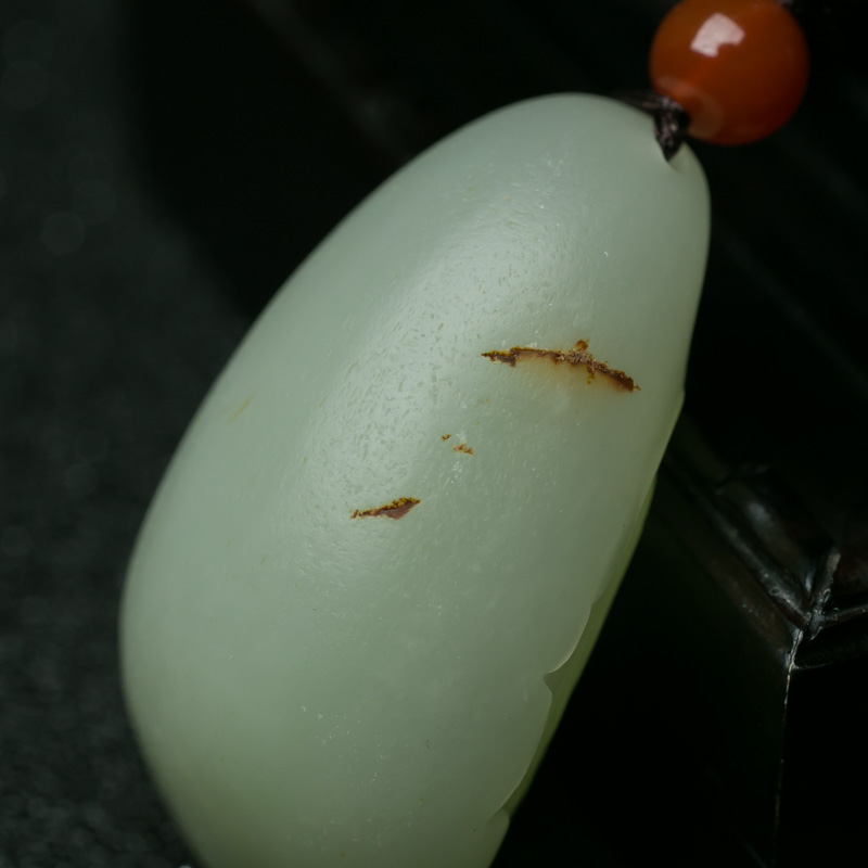 新疆天然山料和田青白玉吊坠-红掌柜