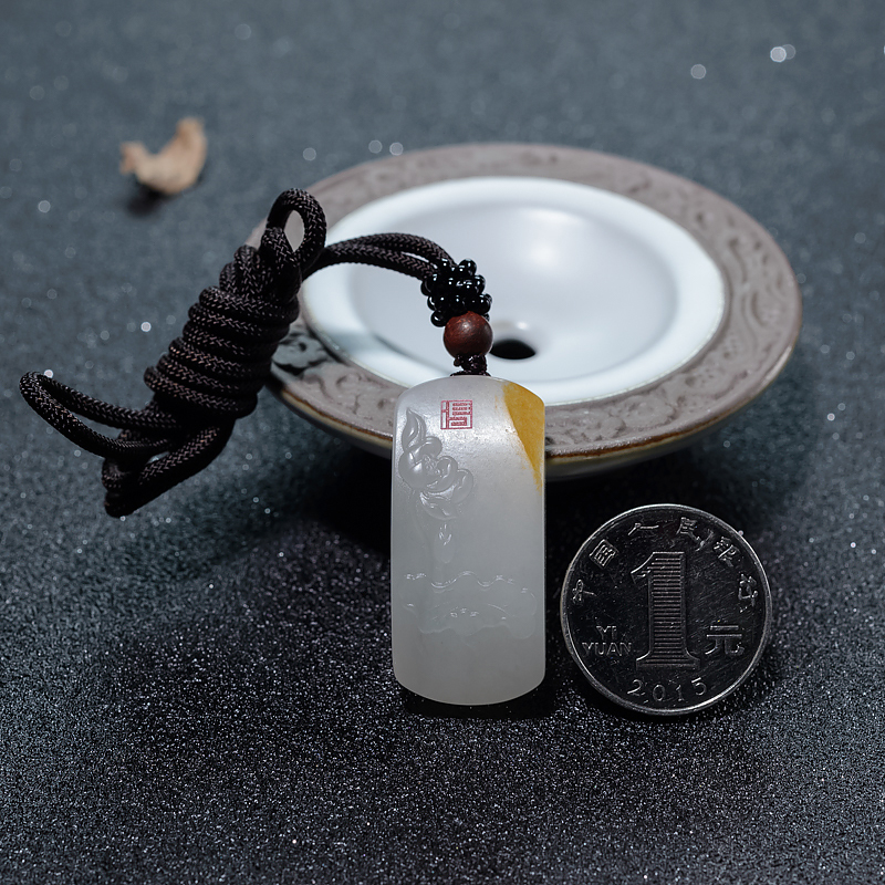 天然新疆山料和田白玉荷花吊坠-红掌柜