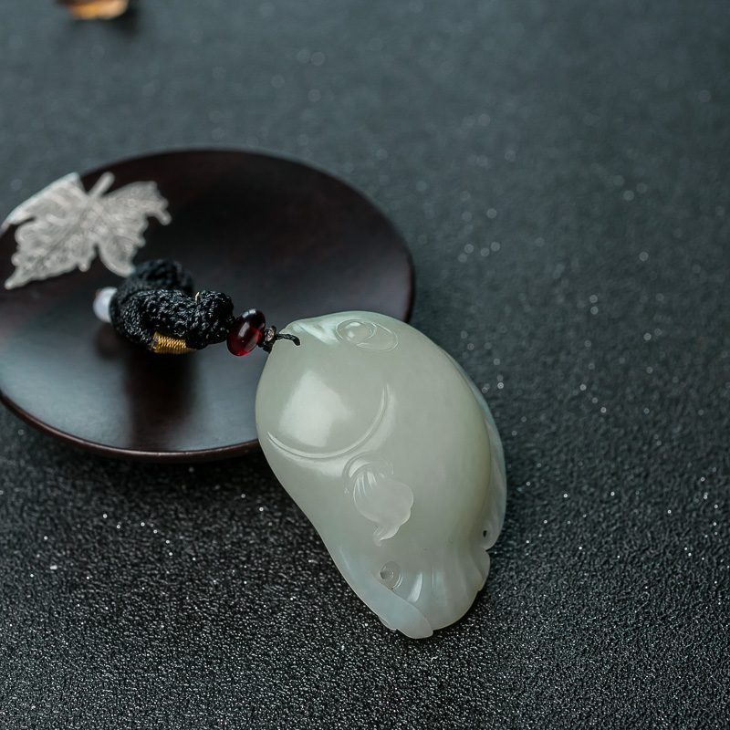 山料和田玉年年有余吊坠-红掌柜