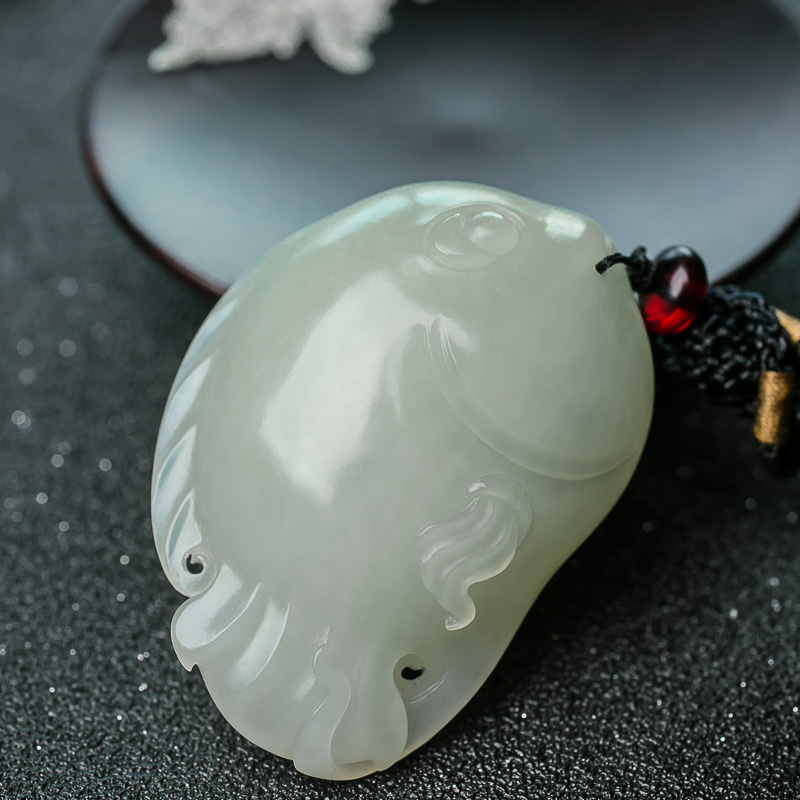 俄罗斯和田玉年年有余吊坠-红掌柜