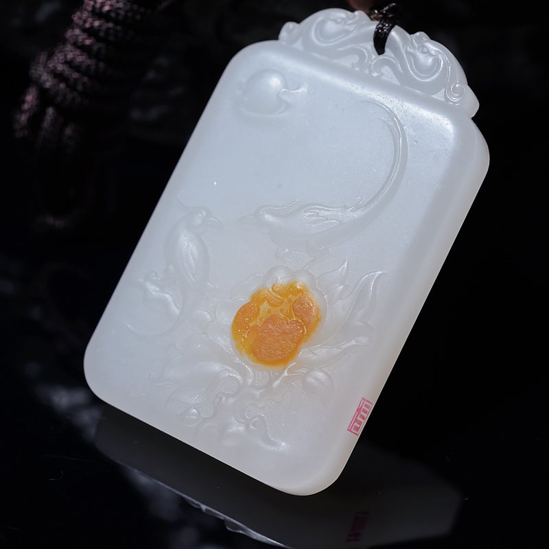 和田白玉喜上眉梢吊坠-红掌柜