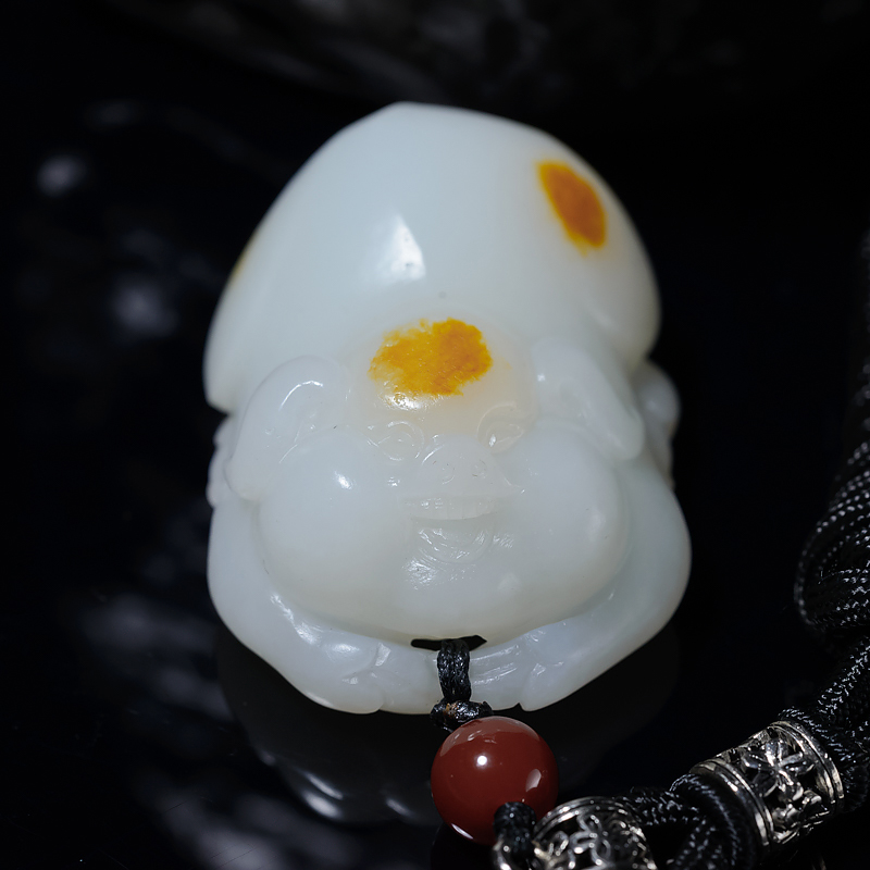 俏色和田玉吊坠-红掌柜