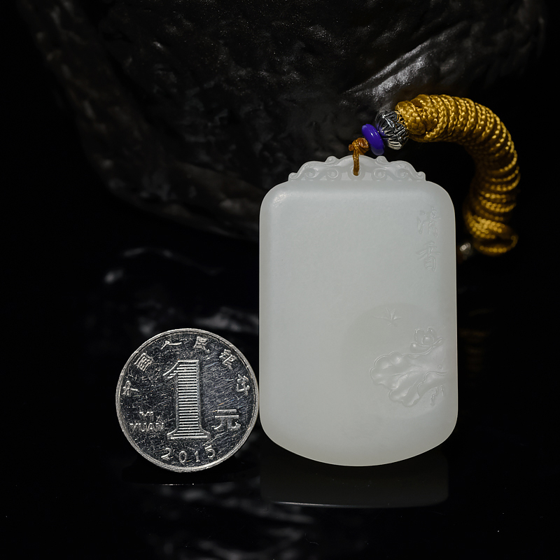 和田白玉蝶恋花吊坠-红掌柜