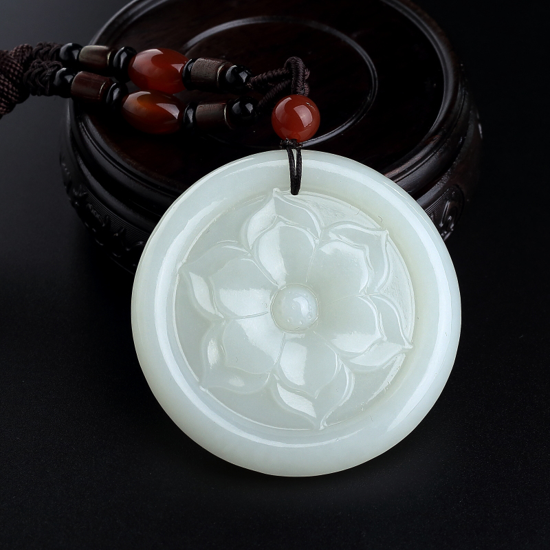 天然和田玉花好月圆吊坠-红掌柜