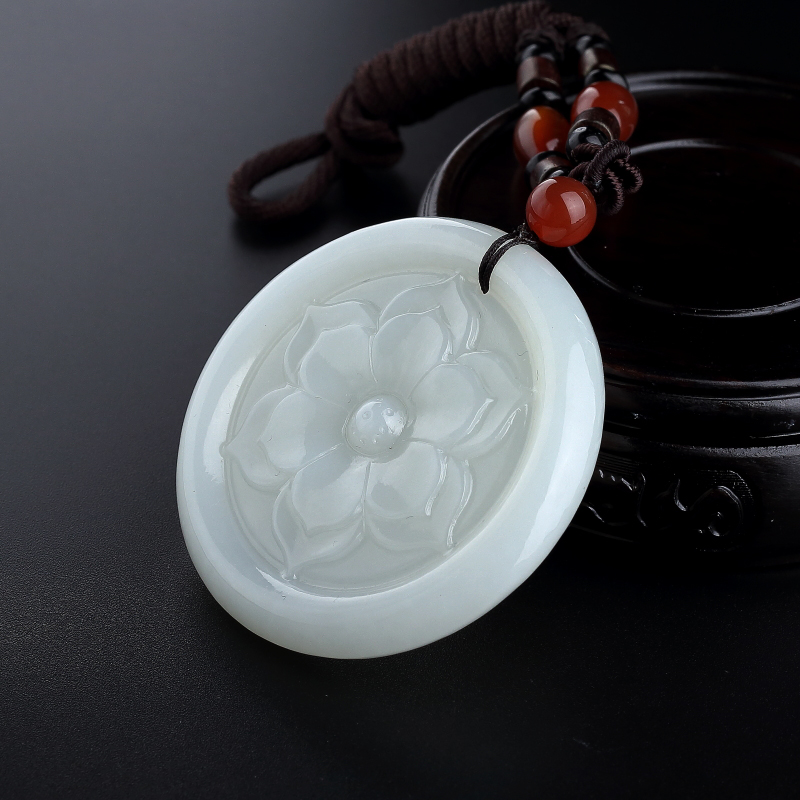 和田玉花好月圆吊坠-红掌柜