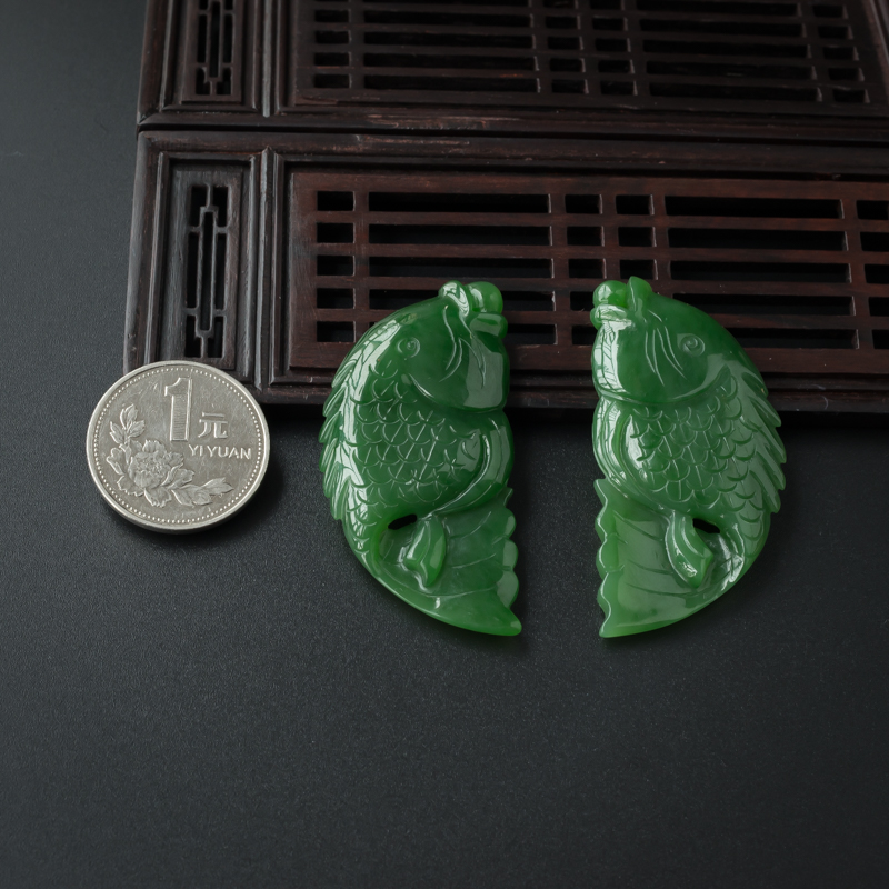 和田玉双鱼吊坠-红掌柜