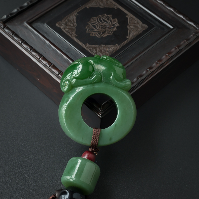 碧玉鸭蛋青色麒麟扳指手把件 - 红掌柜