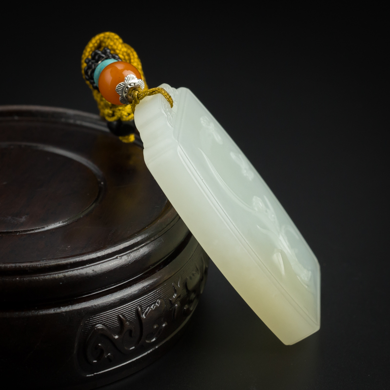 俄料和田玉挂件-红掌柜