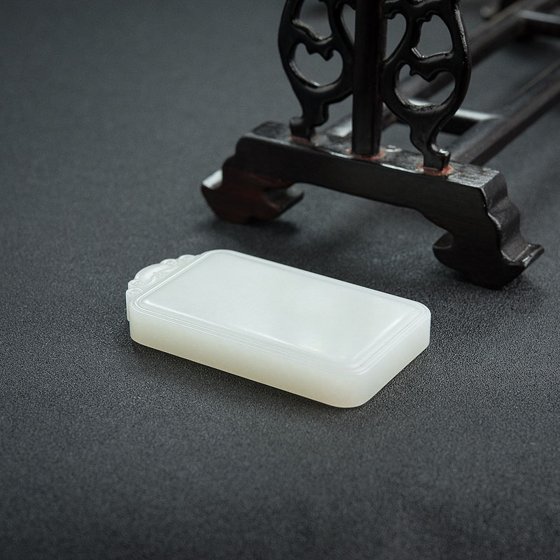 俄罗斯和田玉无事牌吊坠 - 红掌柜