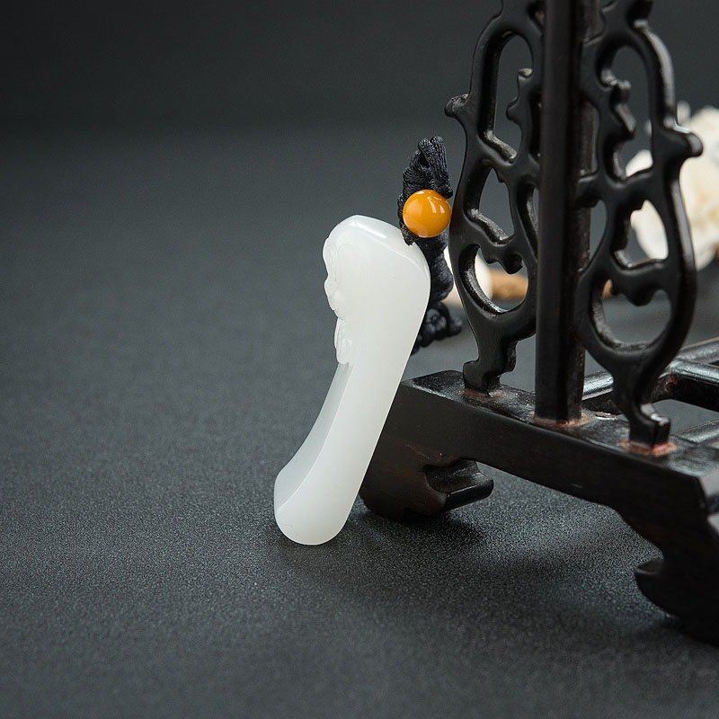 俄罗斯和田青白玉猴子吊坠 - 红掌柜