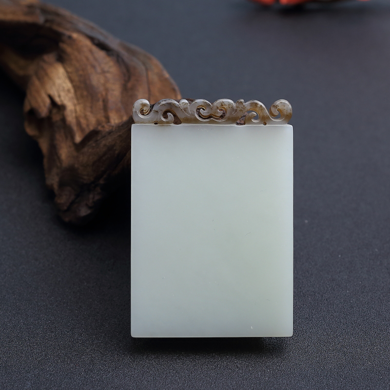 俄料俏色和田玉山料吊坠 - 红掌柜