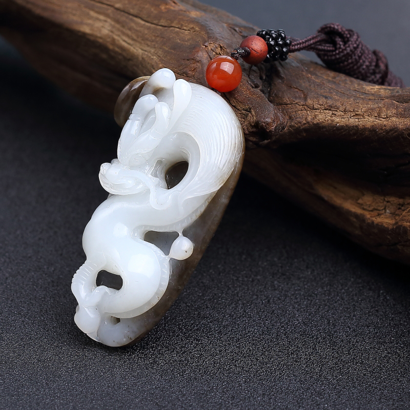 俄料俏色和田玉龙吊坠 - 红掌柜