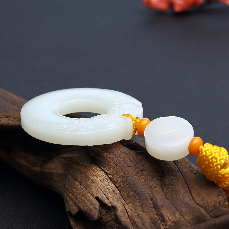 青白玉吊坠 - 红掌柜