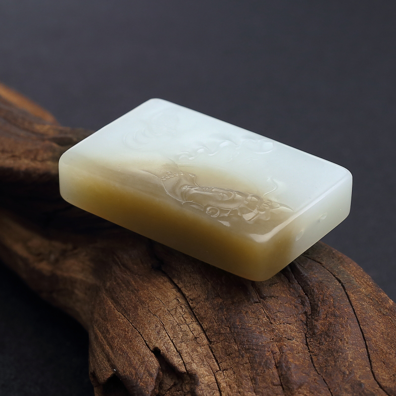 和田玉吊坠-红掌柜