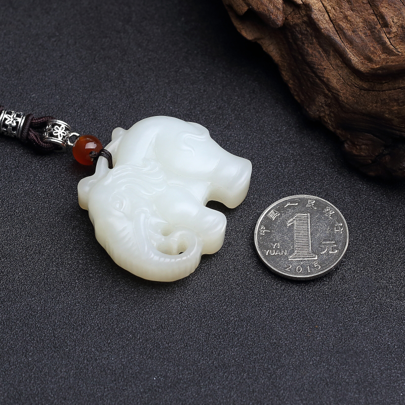 天然白玉吊坠-红掌柜