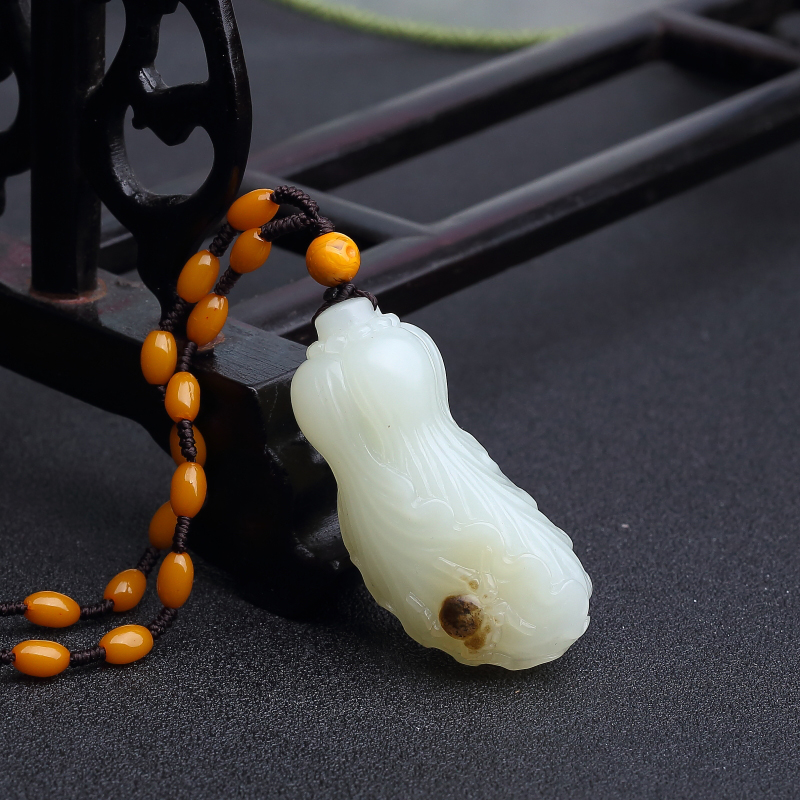 白玉山料白菜吊坠-红掌柜