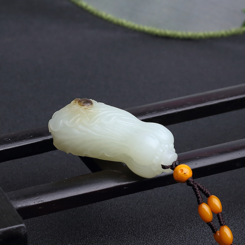 俄料白玉山料吊坠-红掌柜